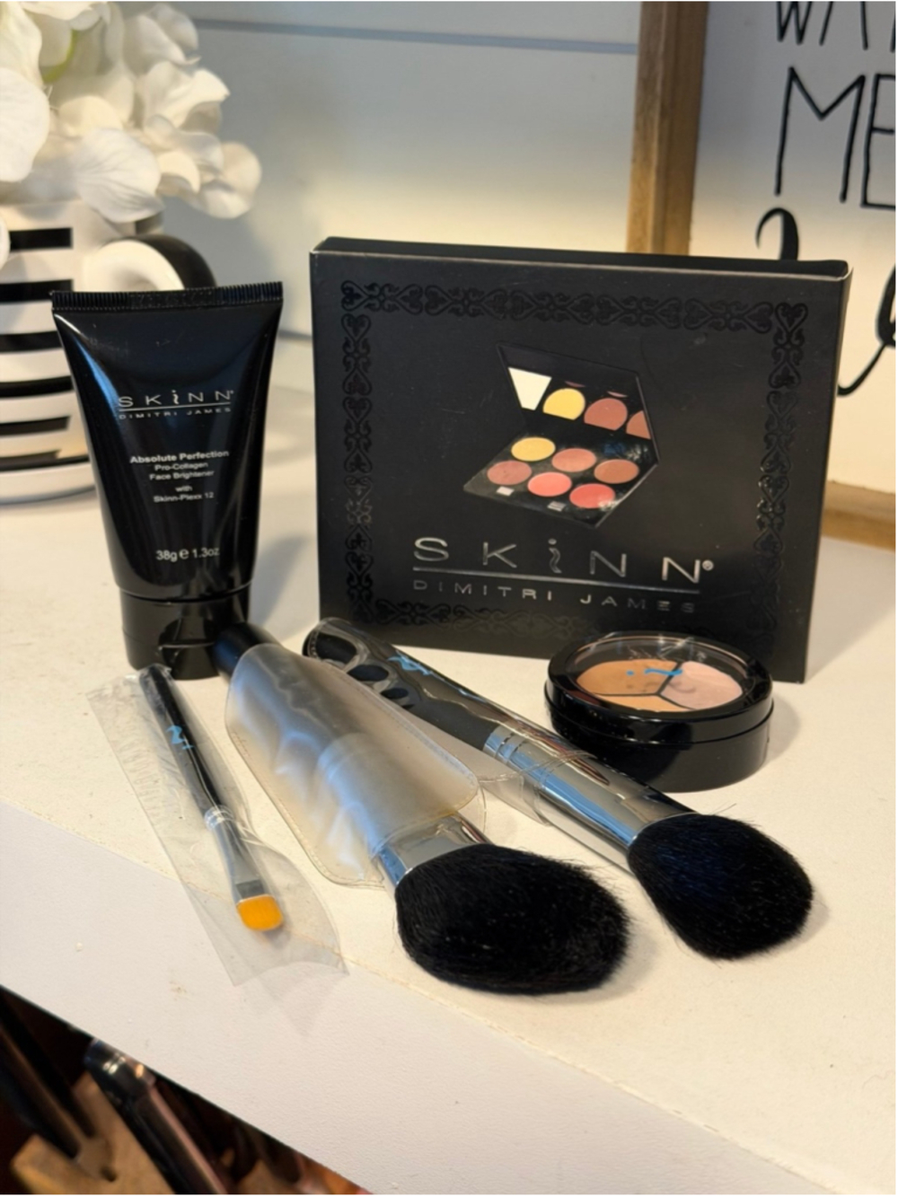 NEW SKINN Dimitri James Absolute Perfection Face Brightener Makeup Set